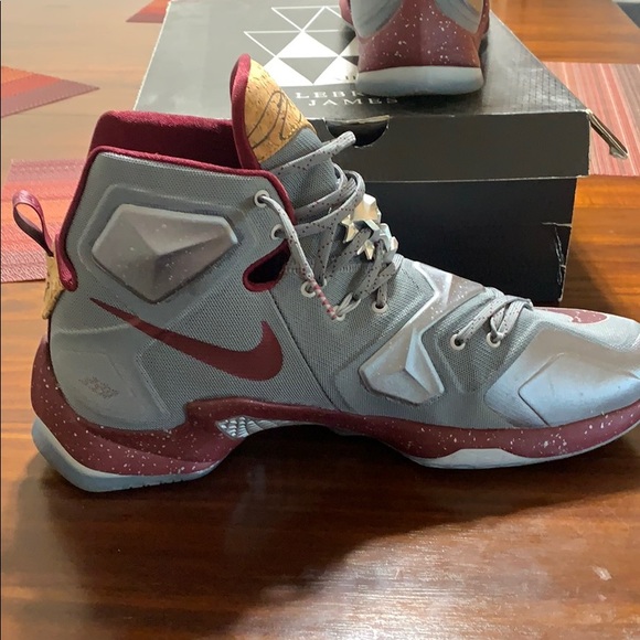 Lebron 13 LMTD opening nights. Size 14 - Picture 5 of 7